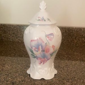 Vintage,Aynsley, Unused Bone China Vase With Lid